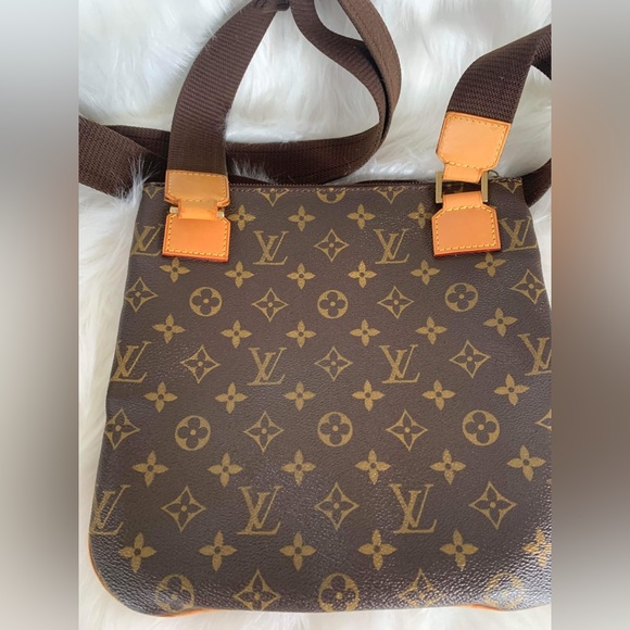 100% Authentic Louis Vuitton Pochette Bosphore Crossbody Bag - Picture 2 of 12